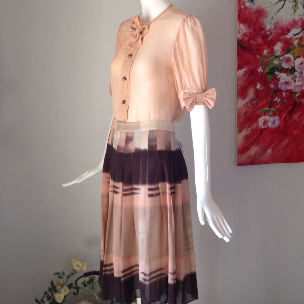 Theory Silk Skirt (NWOT) Sz 6, beautiful & classy